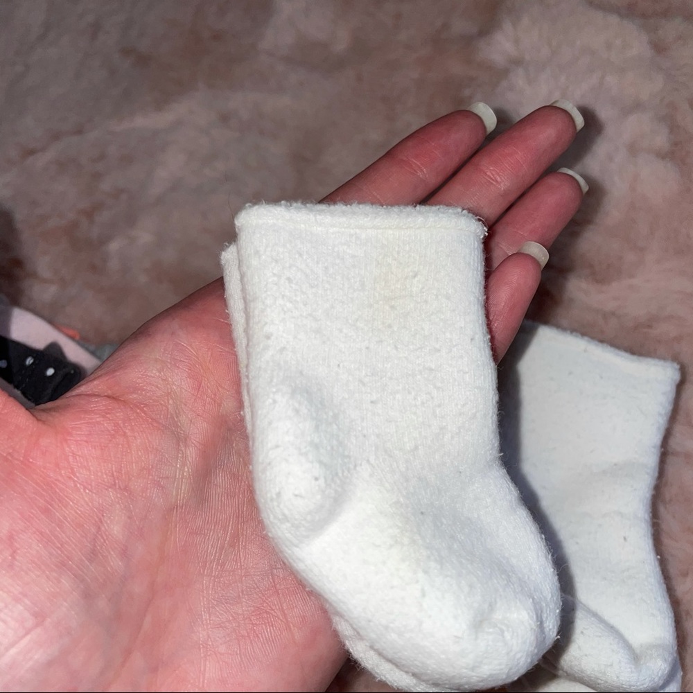 Lot of 0-3 month Carters baby girl clothes - Picture 6 of 6